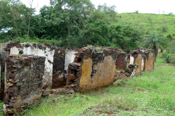 aspectos-das-ruinas-remanescentes-da-vila-de-gongo-socojpg-32D6D2625-DF51-EF93-BA11-EACEE5604ECE.jpg