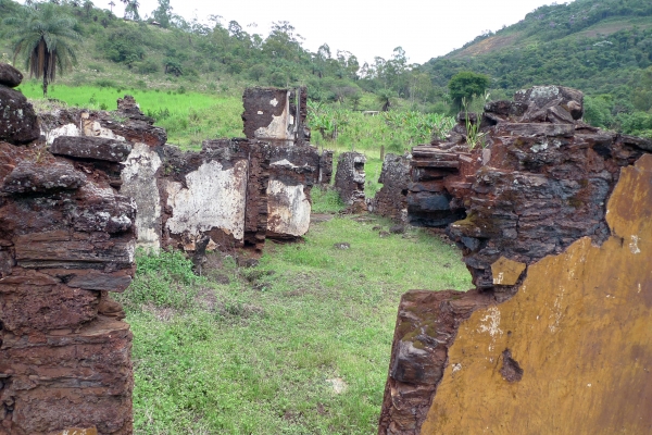 aspectos-das-ruinas-remanescentes-da-vila-de-gongo-socojpg-4B4D636A4-5131-2749-62E5-06220D610EFF.jpg