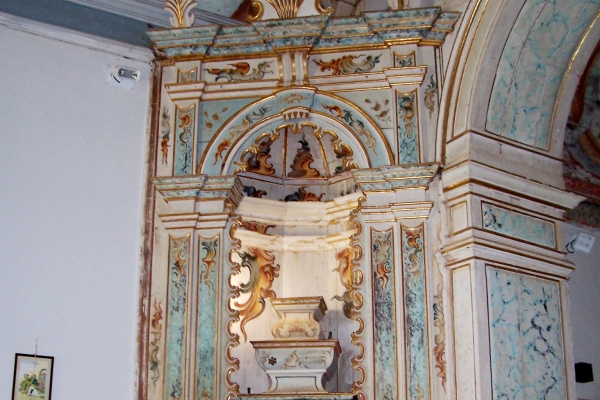 altar-lateral-esquerda409BE0EC-F079-014E-8075-73841FC202E2.jpg