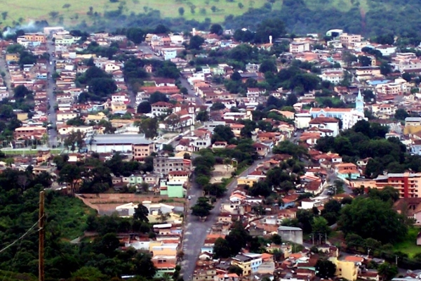 2-vista-panoramica-do-centro-historico-de-pitanguiEBE3A80C-F490-B0AD-8BB2-DBC4D1347978.jpg